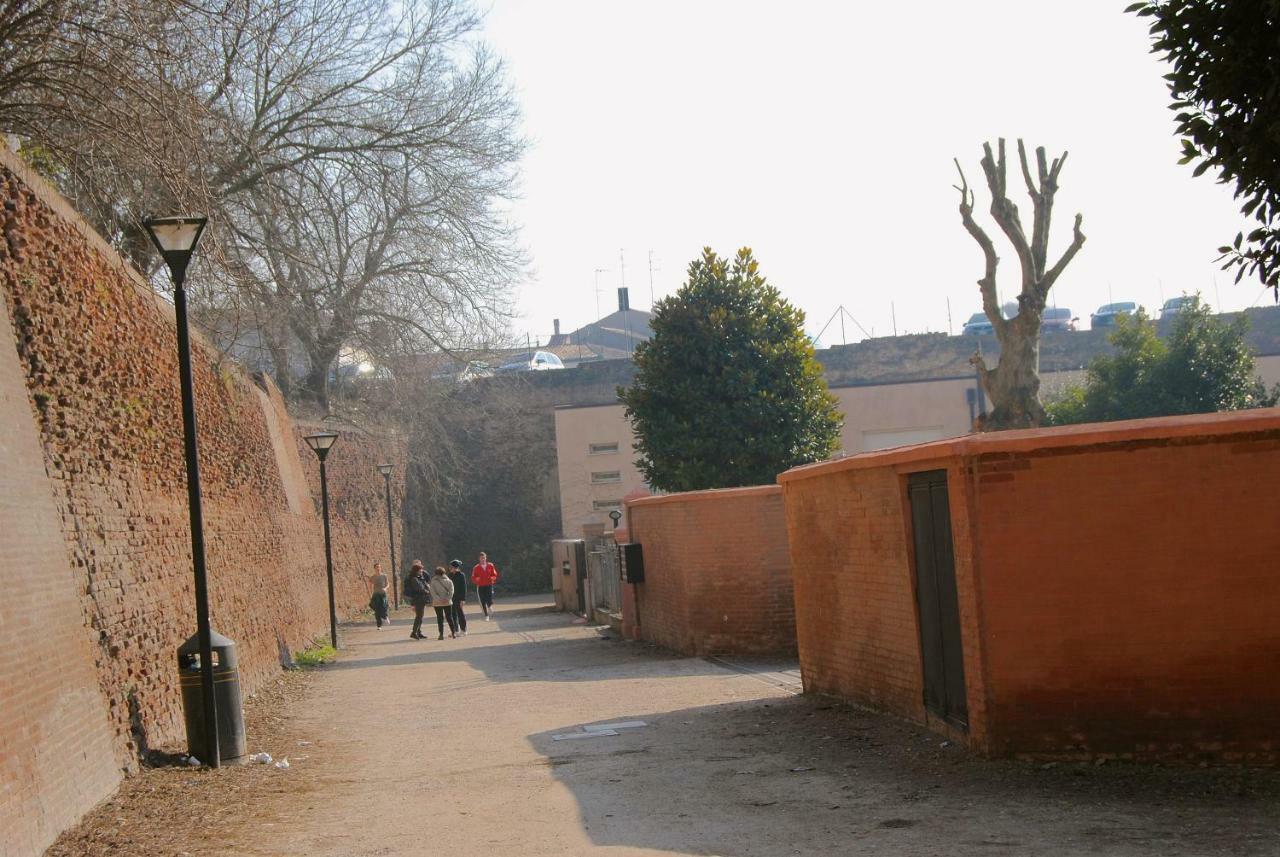 Charming Flat In Centro A Ferrara Con Posto Auto Villa Exterior photo