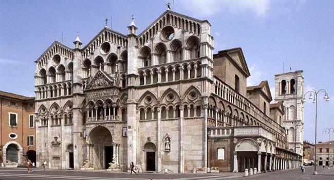 Charming Flat In Centro A Ferrara Con Posto Auto Villa Exterior photo