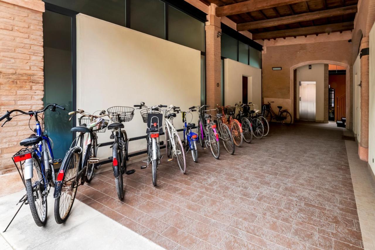 Charming Flat In Centro A Ferrara Con Posto Auto Villa Exterior photo
